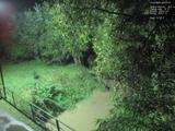 22 : 00