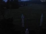 06 : 00