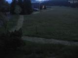 22 : 04
