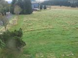 09 : 04