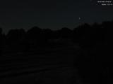 23 : 04