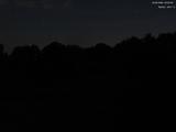 23 : 04