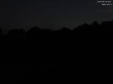 22 : 04
