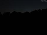 22 : 00