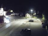 22 : 00