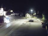 22 : 00