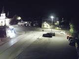 22 : 00