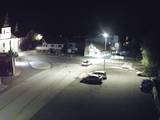22 : 00