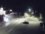 22 : 00