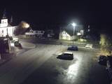 22 : 00