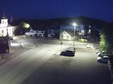 22 : 00
