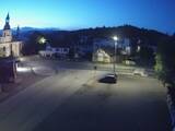 04 : 00
