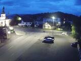 22 : 00