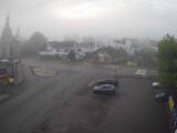 06 : 00