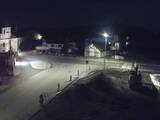 03 : 00