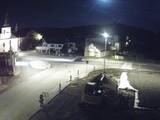 22 : 00