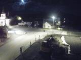 22 : 08