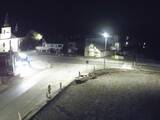 22 : 00