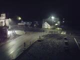 03 : 00