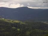 16 : 57