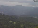 16 : 09