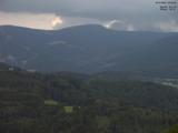 18 : 43