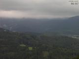 16 : 47