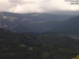 16 : 03