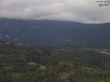 16 : 51