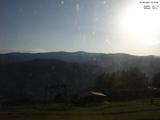 06 : 33