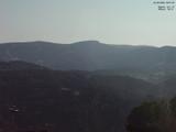 08 : 21