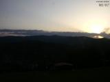 06 : 09