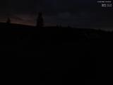 03 : 32