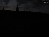 23 : 04