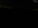 03 : 00