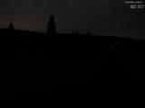22 : 00
