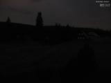 23 : 04