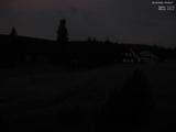 23 : 08