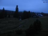 19 : 56