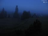03 : 32