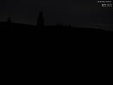 23 : 04
