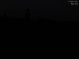 22 : 00
