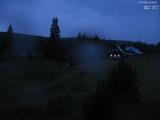 22 : 00
