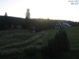 19 : 04