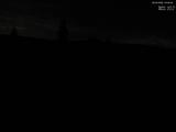 23 : 00