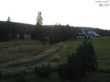 18 : 44