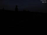 06 : 00