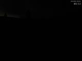 22 : 04