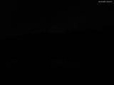 23 : 04
