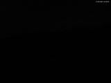 03 : 00